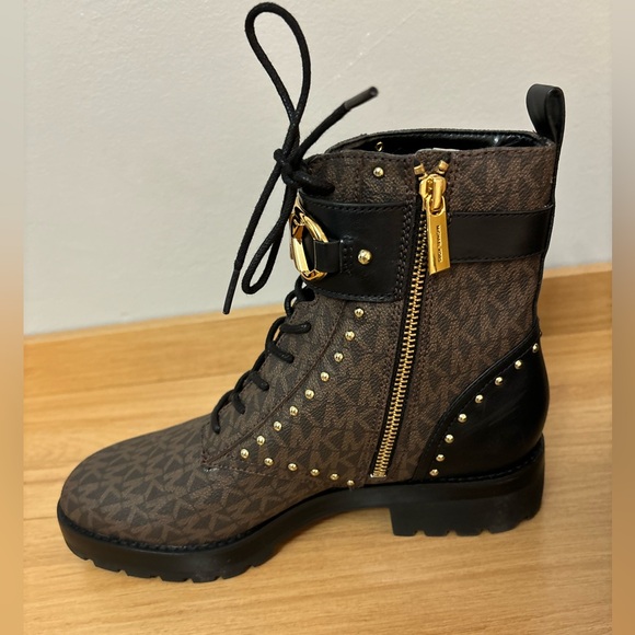 Michael Kors boots - Picture 2 of 7